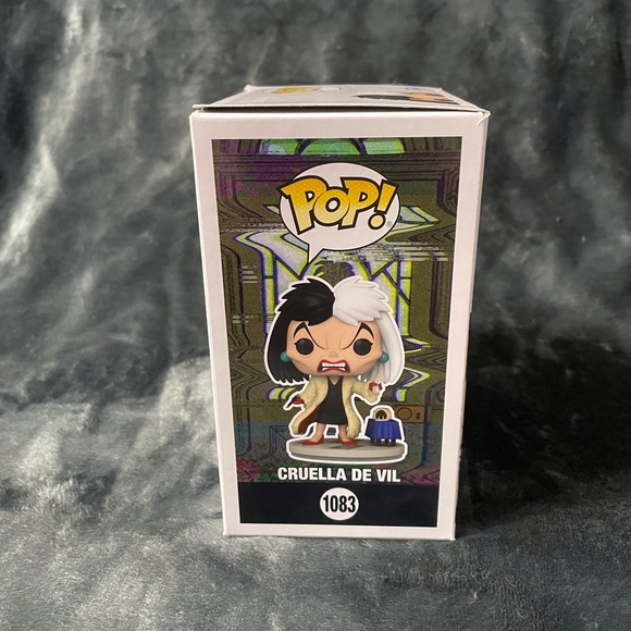 Disney Cruella De Vil #1083 Funko Pop - Picture 4 of 8